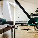 Beautiful Studio With Air Conditioning, Cracow Old Town דירה קרקוב