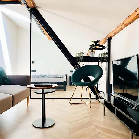 Beautiful Studio With Air Conditioning, Cracow Old Town